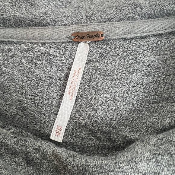 Free People Pullover Gray Cropped Hoodie Size XS Oversized Boxy Fit - Picture 2 of 9